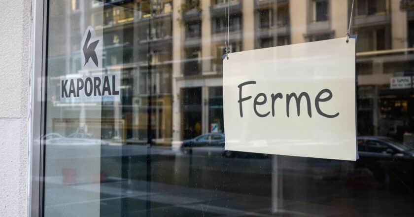 Kaporal tire sa révérence : l’ultime acte pour la marque emblématique du jean marseillais, laissant 280 employés sans emploi.