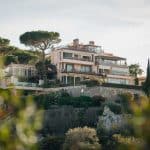 Une résidence d’artiste extraordinaire perchée sur les hauteurs de Cannes