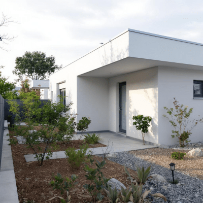 Maison toit plat : avantages et défis dans les constructions modernes