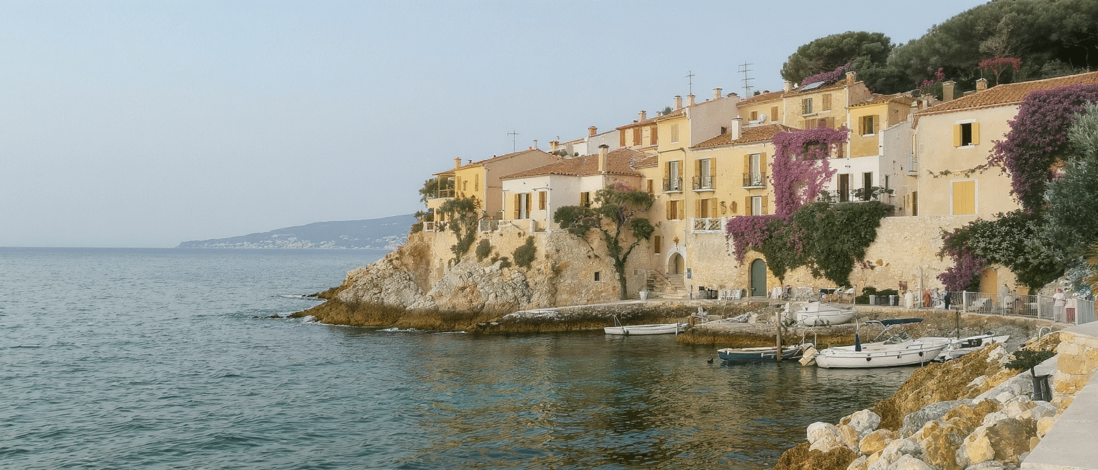 d&eacute;couvrez l'&icirc;le de bendor, un havre de paix qui a &eacute;volu&eacute; du refuge discret de paul ricard &agrave; un h&ocirc;tel d'exception au c&oelig;ur du paradis m&eacute;diterran&eacute;en.
