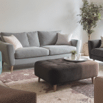 Canapé : 7 styles tendance pour renouveler votre intérieur à la rentrée